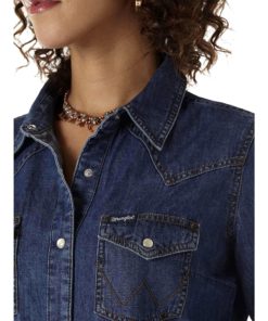 View 3 of 4 Wrangler Women's Retro Long Sleeve Western Snap Shirt in Dark Denim